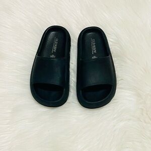 Old Navy Boys Sandals Size 12/13